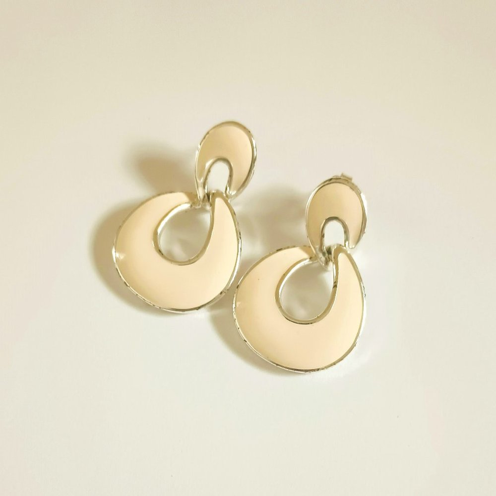 Napier Vintage Tear Drop Dangle Earrings. Silver Tone and Cream Enamel Post
